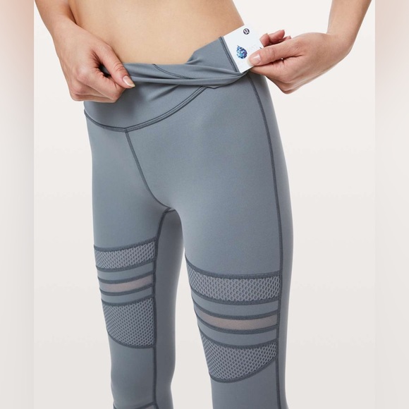 Lululemon Wunder Under High-Rise Mix & Mesh 28” - Size 4 - Picture 5 of 5